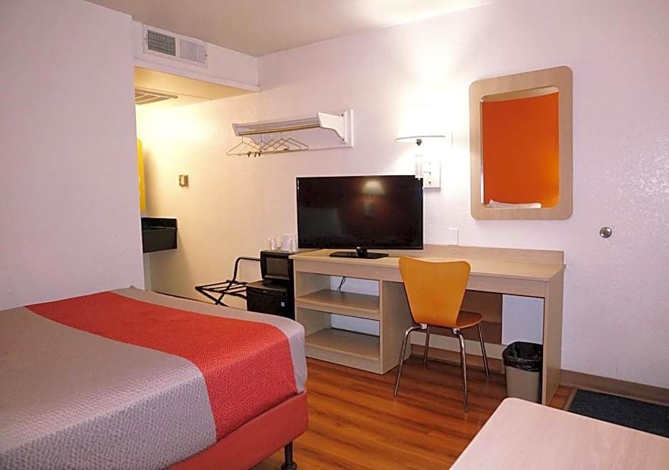 Motel 6-Flagstaff, AZ - Butler