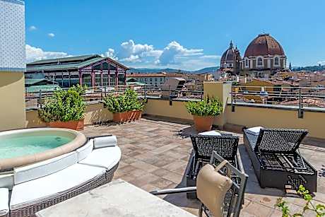 Suite with Duomo view and Jacuzzi