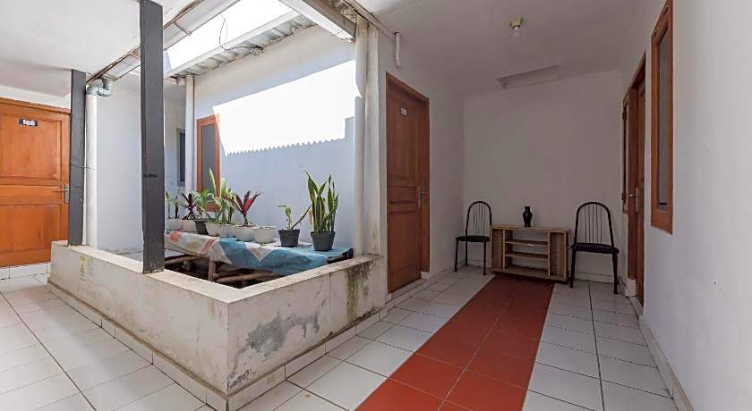 RedDoorz Syariah @ Jl Raya Sukabumi