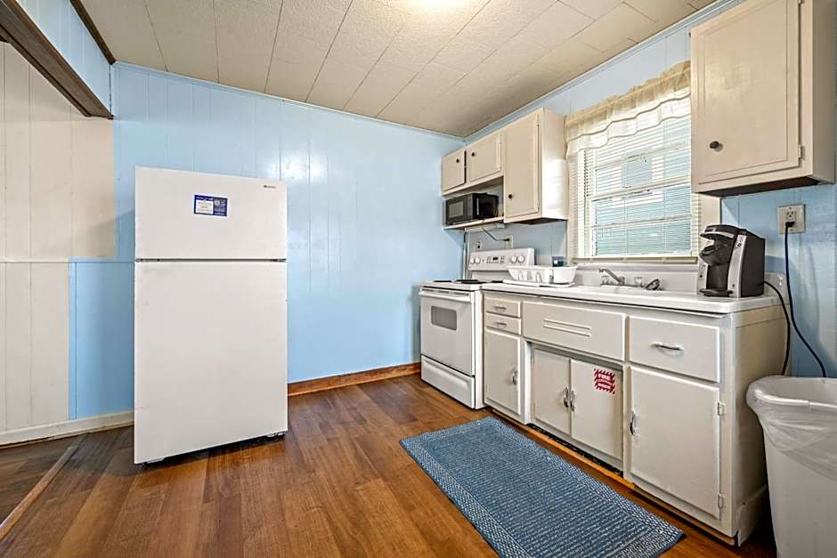 Oceanside Court by KEES Vacations