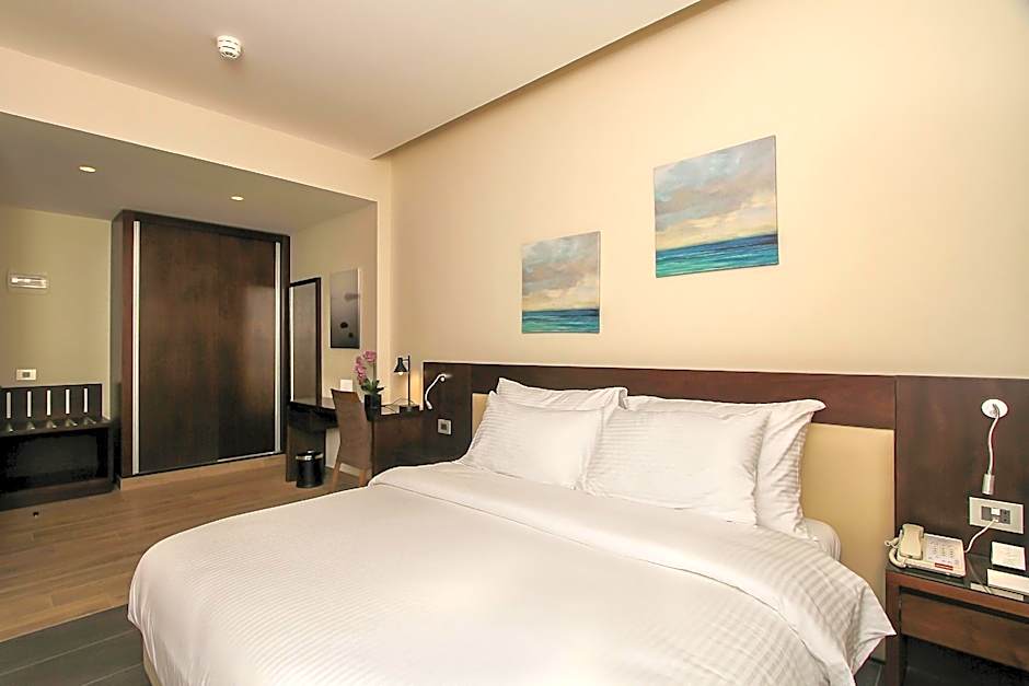 The Compass Hotel