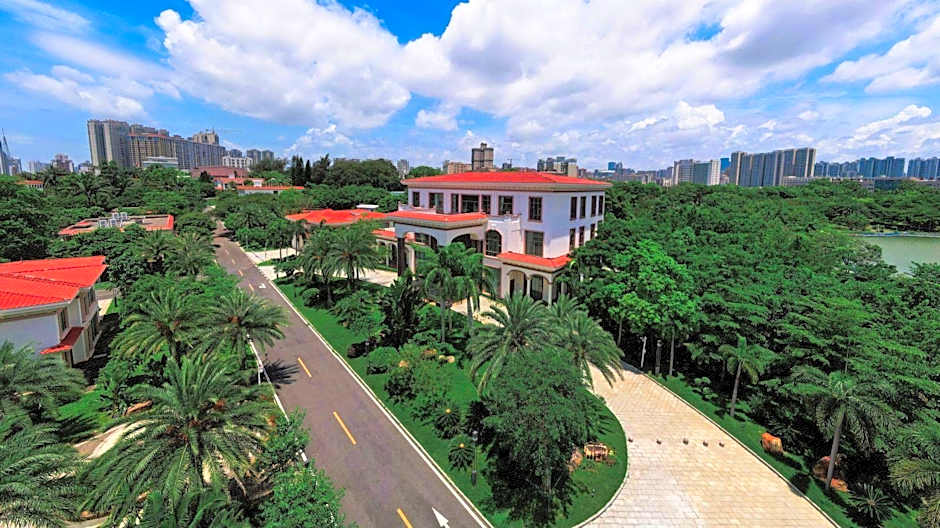 IU Hotel Zhanjiang Haibin Park Seaview Corridor