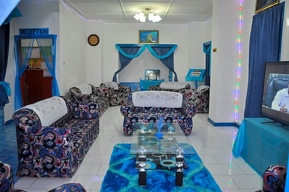 Le Chateau Bleu Hotel