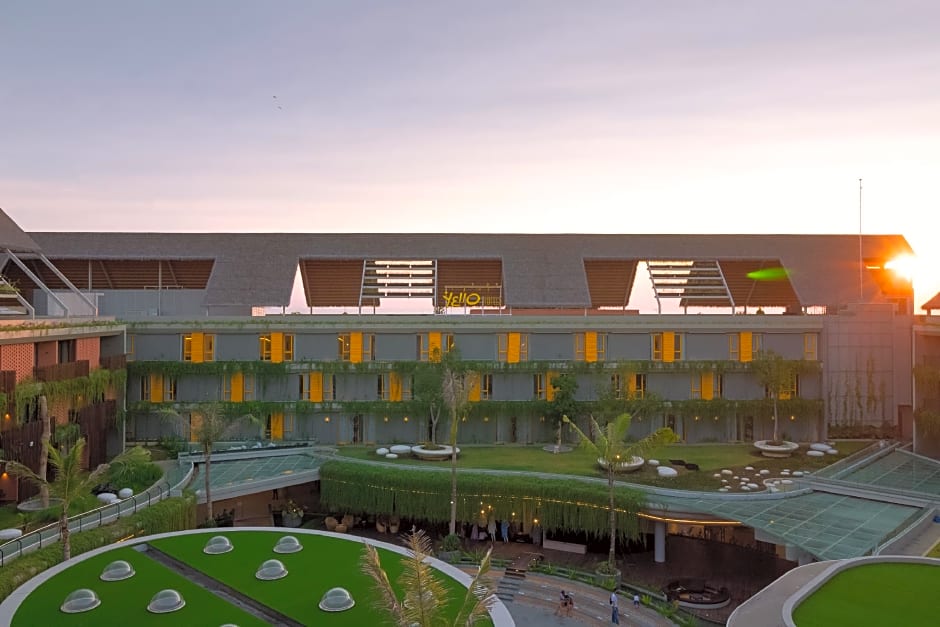 YELLO Hotel Kuta Beachwalk Bali