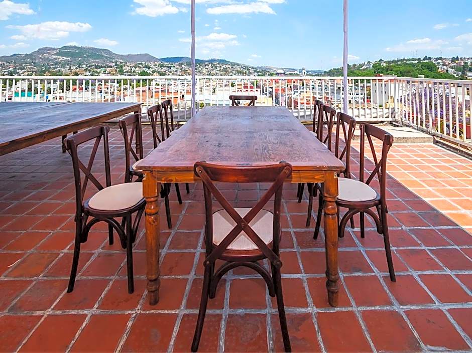 Hotel De La Loma