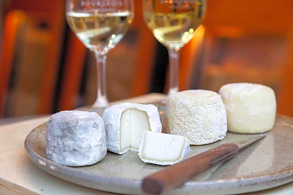 Hôtel Restaurant Famille Bourgeois "La Cote des Monts Damnés"