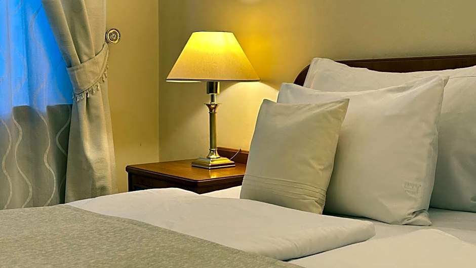 FLEUR DE LIS HOTEL