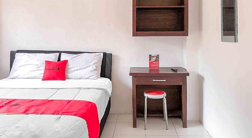 RedDoorz near Eco Green Park Batu