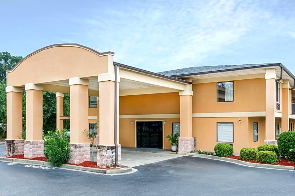 Days Inn by Wyndham North Columbia Ft. Jackson