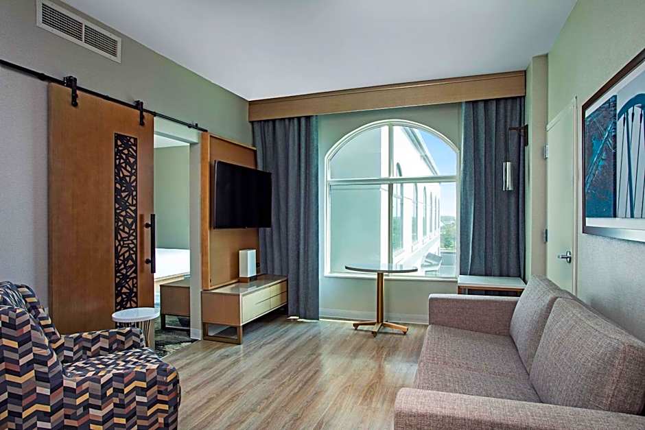 Sheraton Suites Columbus Worthington