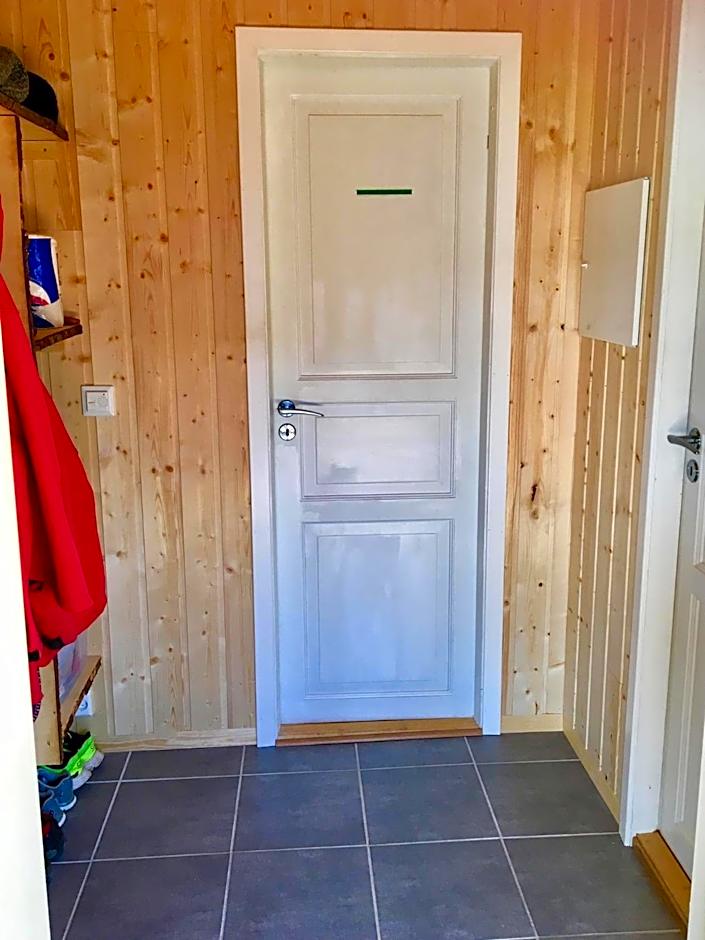 Wild Caribou's Wildwood Cabin