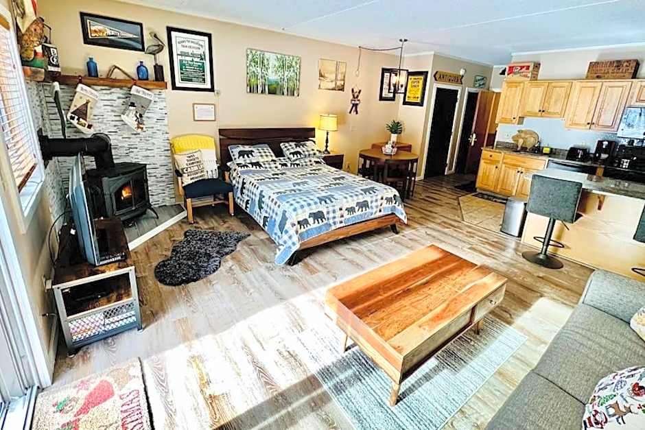 Attitash Mountain Village Studio - Slope View - Ski - Storyland