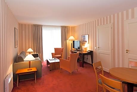 Deluxe Apartment with Balcony