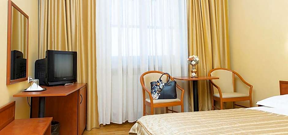 Hotel Fenyõ Conference & Spa