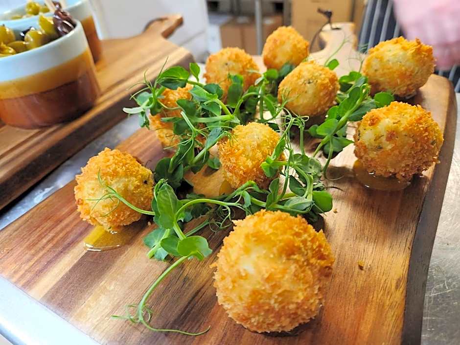 The Swan - A Colombo Edition Hotel