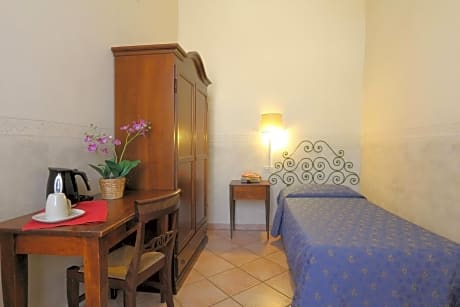Single Room with Shared Bathroom