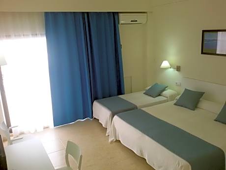 Triple Room with Pool View