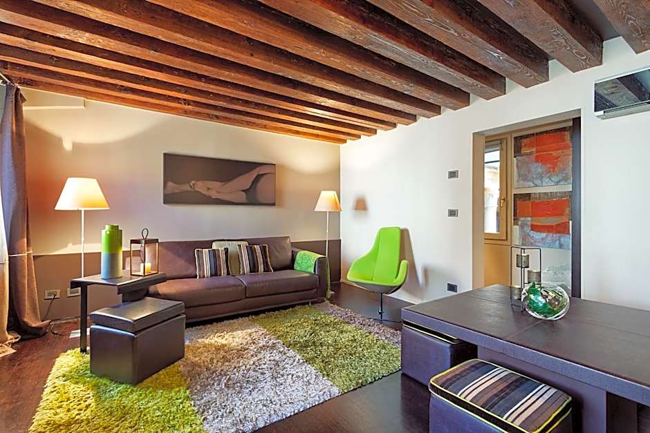 Charming House Iqs