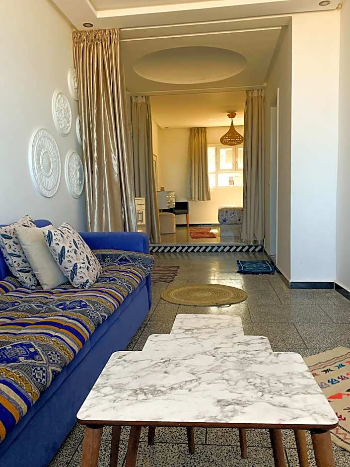 BIG BLUE guest house