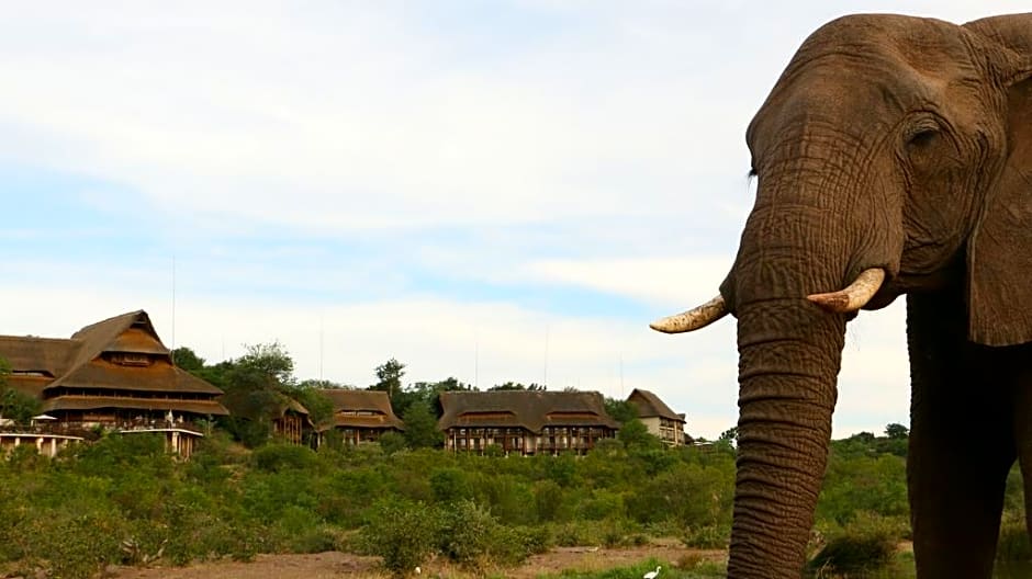 Victoria Falls Safari Suites
