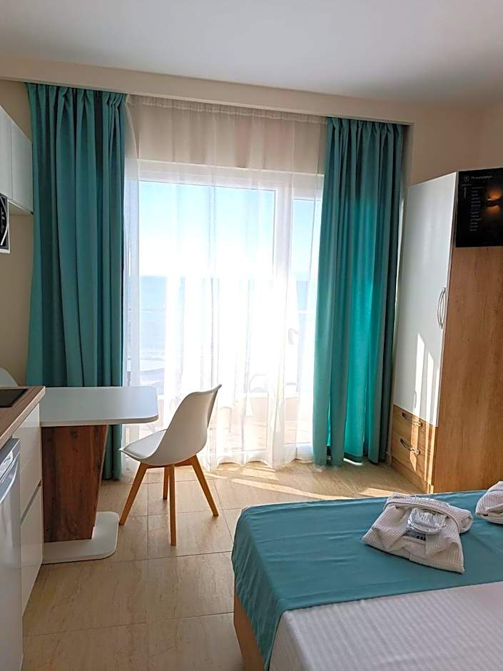 Navarino Luxe Suites