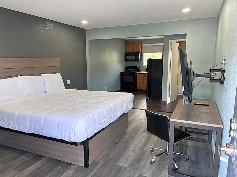 Surf City Inn & Suites