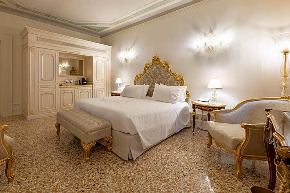 Ca' Bonfadini Historic Experience