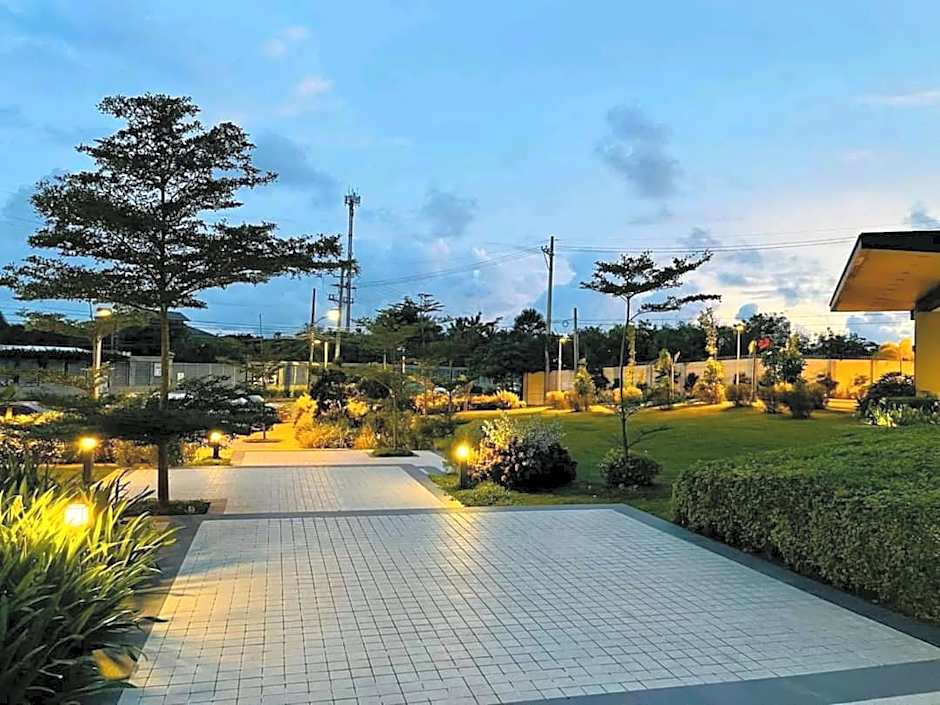 AVIDA ATRIA T2-C short walk mall,esplanade,wifi,netflix,kitchen,pool