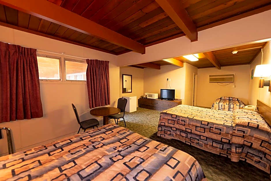 Cedar Inn