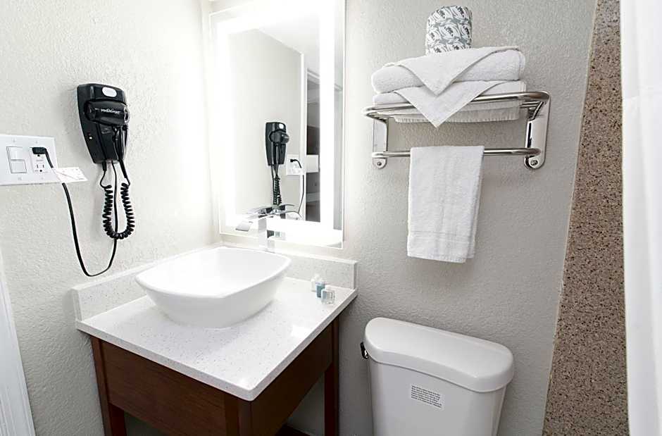 Seashire Inn & Suites