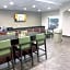 Super 8 by Wyndham San Antonio/Alamodome Area