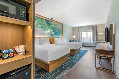 Large Queen Room with Two Queen Beds