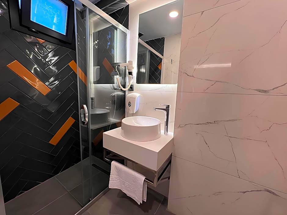 ROI HOTEL IZMiR
