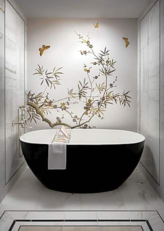 Premier King Room with Mobility Accessible Tub and Rain Shower