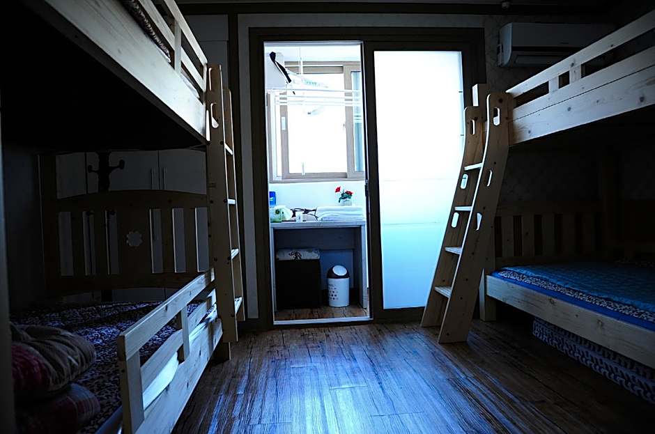THE 1st Andong Hostel