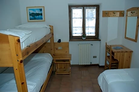 Two Connecting Double Rooms
