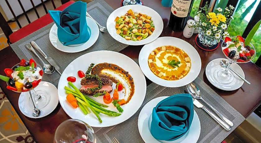 Lantana Riverside Hoi An Hotel