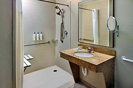 Queen Room with Two Queen Beds and Adapted Tub - Mobility and Hearing Accessible