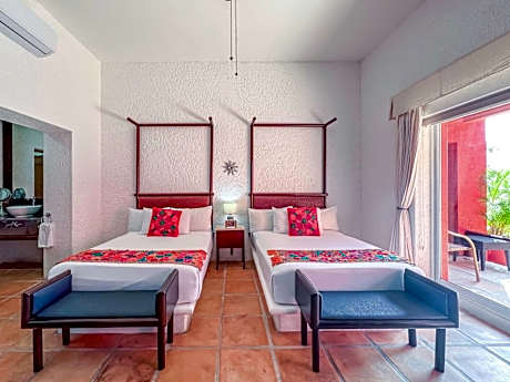 Deluxe Two double beds