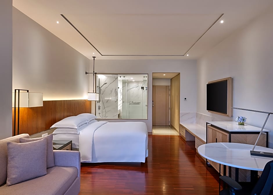 Photo 1 of 4 of Ocean Premium 1 King Bed