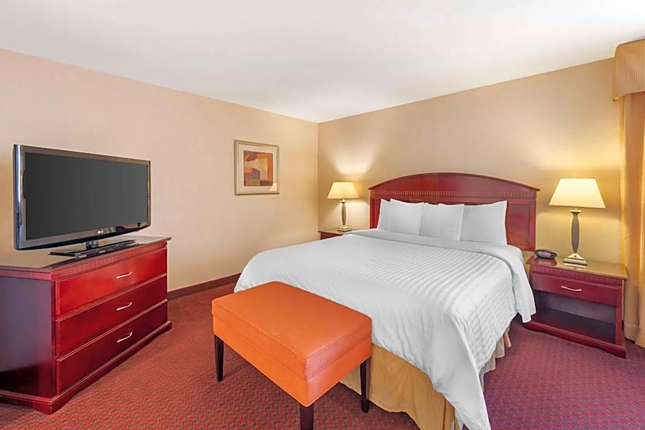 Best Western Plus West Covina Inn
