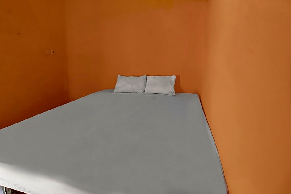 OYO Life 92846 Kost Putra Griya Eka