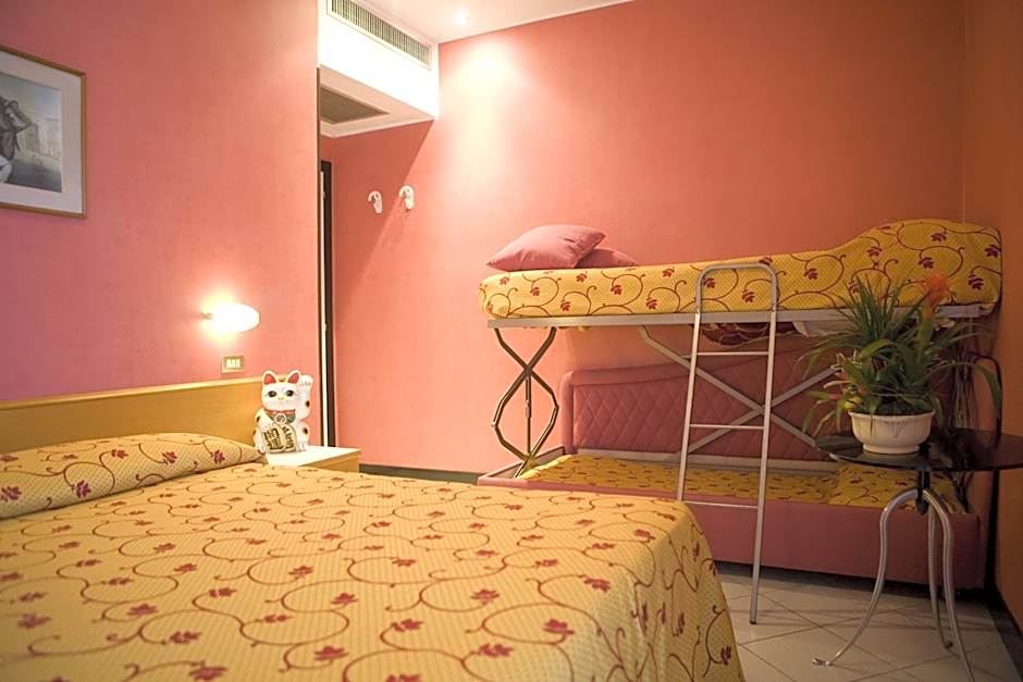 Hotel Junior by OasiGroup Hotels