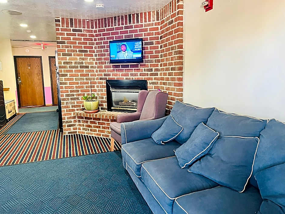 Villa Inn Motel Near Hwy 12 WI Capital O