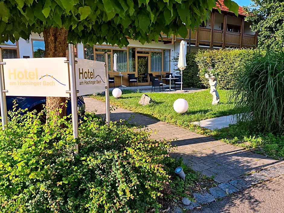 Hotel am Hachinger Bach by Blattl