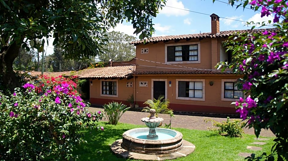 Villa Patzcuaro Garden Hotel & RV Park