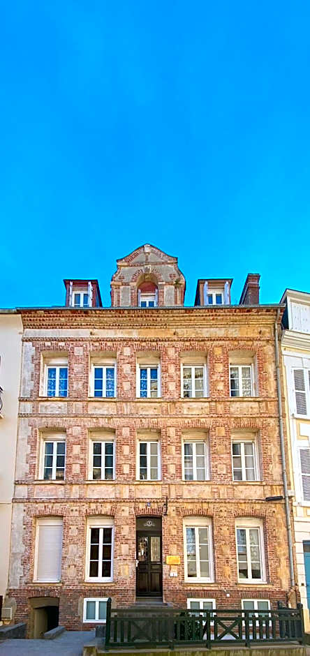TOWNHOUSE TROUVILLE - Appart'Hotel & Studios