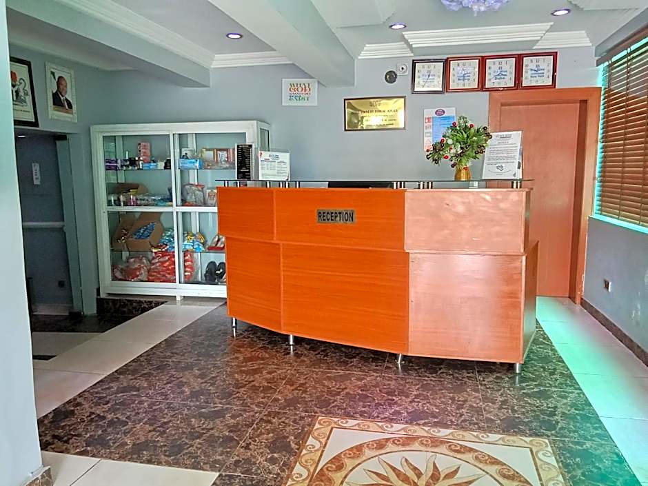 B's Hive Hotel and Suites