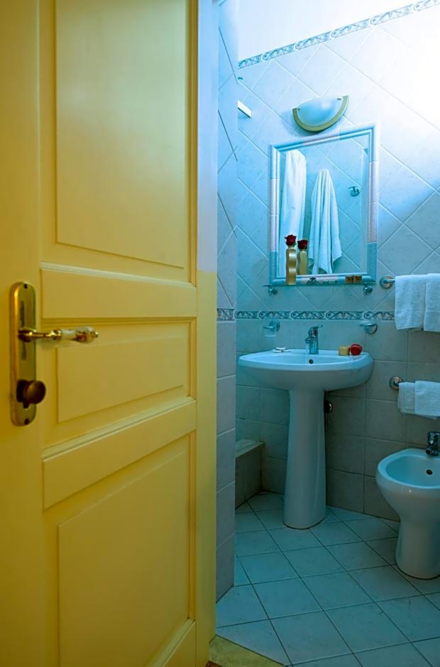 Hotel Joli