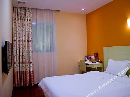 Yuting Hotel (Guangzhou Shangxiajiu Pedestrian Street Hualinsi Subway Station)